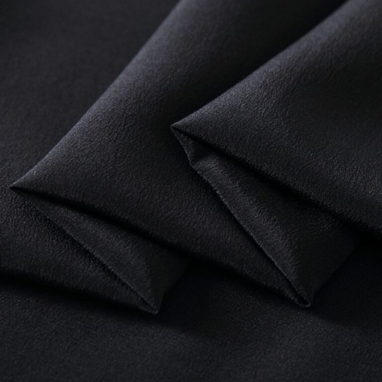 18 momme Silk crepe de chine fabrics, 140cm classic black Mulberry silk CDC for dress shirts