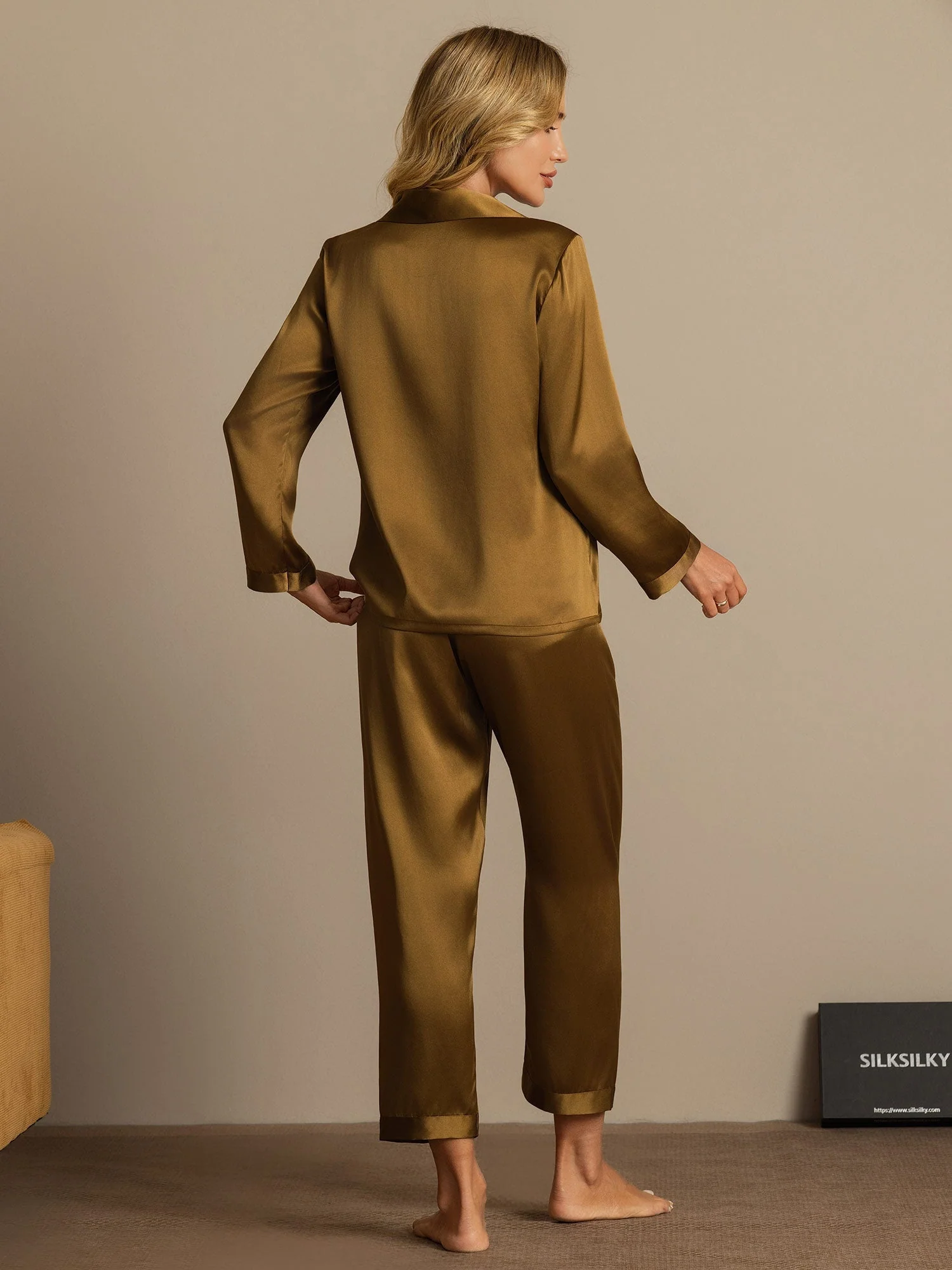 100% Mulberry Silk Women's Pure color Silk Long Sleeve Pajamas Set 4 100% Mulberry Silk Women's Pure color Silk Long Sleeve Pajamas Set - Image 4