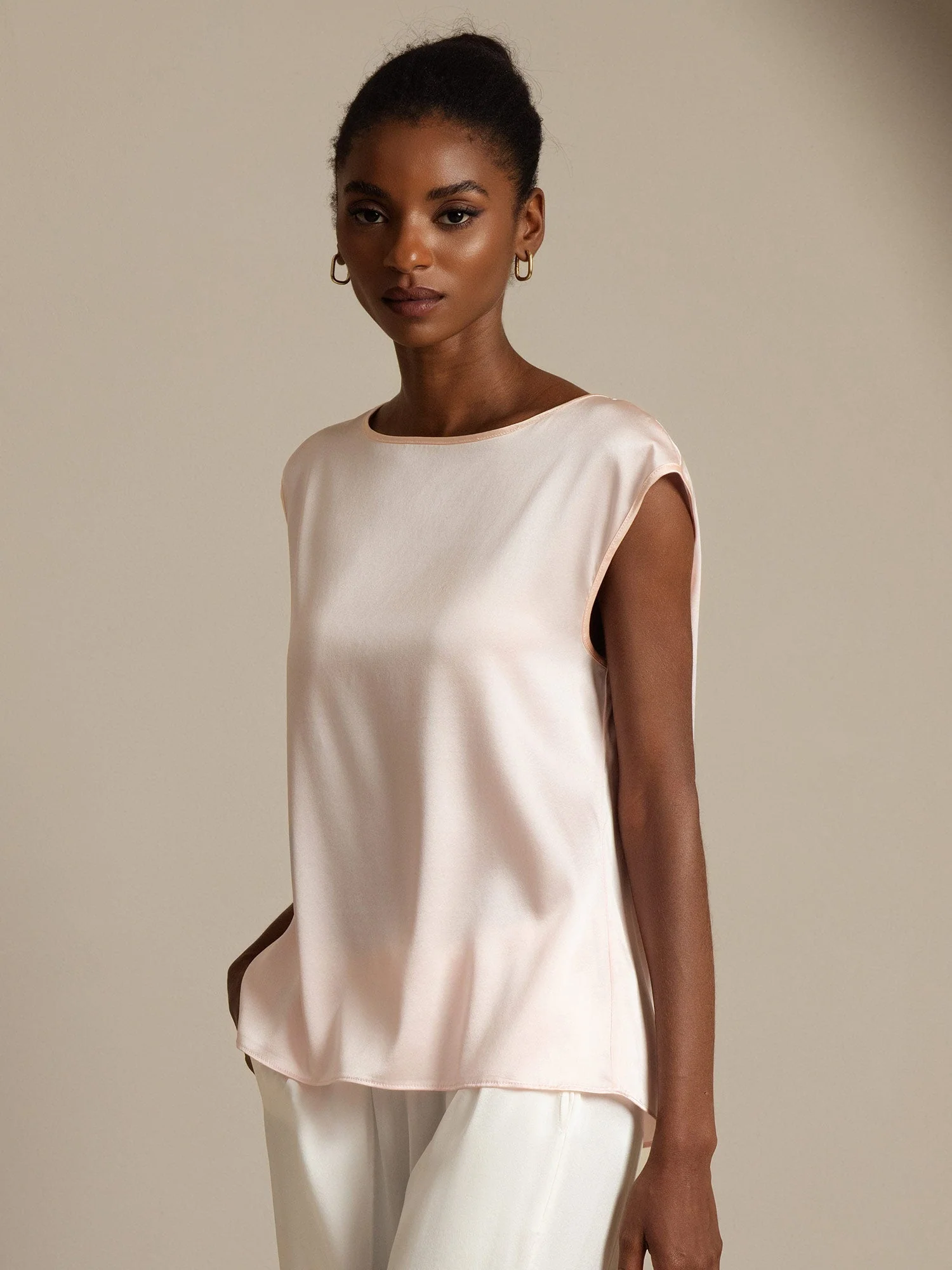 19Momme mulberry Silk Cap Sleeve Round Neck Women's Top 3 19Momme mulberry Silk Cap Sleeve Round Neck Women's Top - Image 3