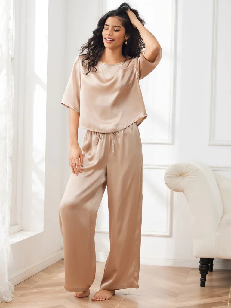 Women’s Half Sleeve Round Neck 100% mulberry silk Pajamas Set