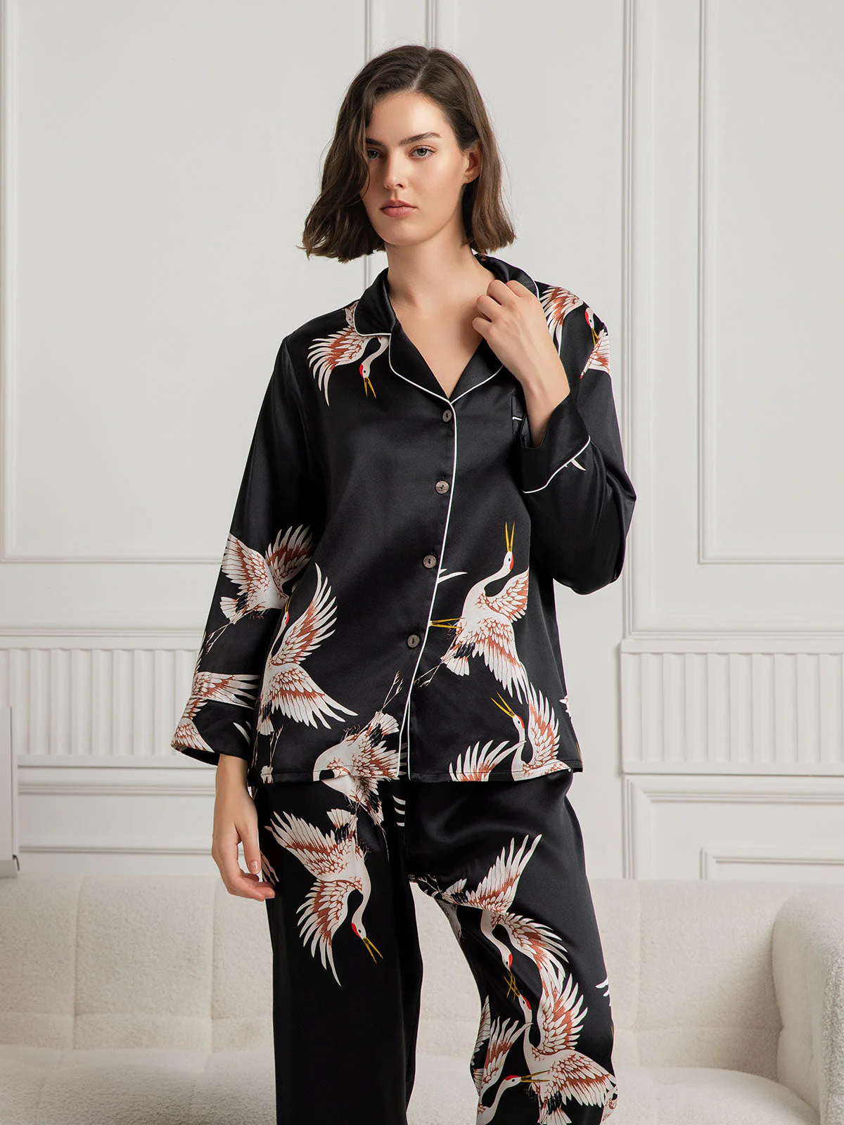 100% mulberry silk Women's Long Crane Print silk Pajamas Set with outlines silhouette 4 100% mulberry silk Women's Long Crane Print silk Pajamas Set with outlines silhouette - Image 4