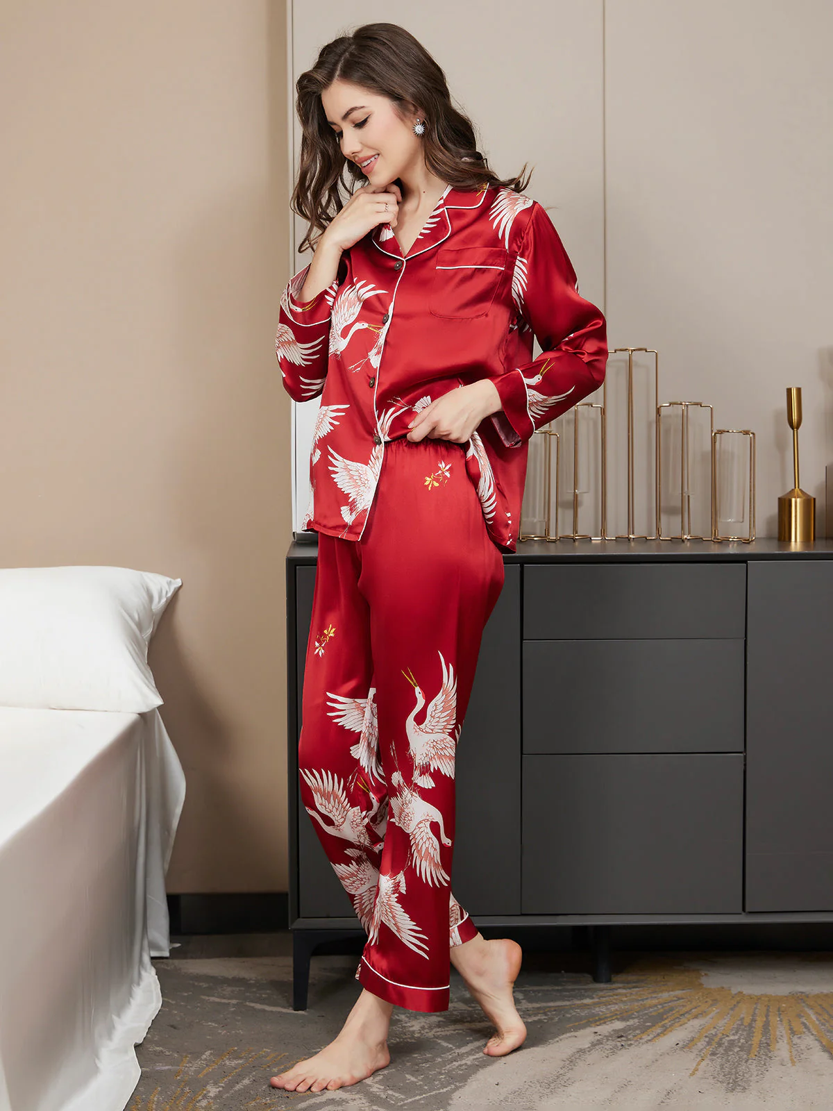 100% mulberry silk Women's Long Crane Print silk Pajamas Set with outlines silhouette 2 100% mulberry silk Women's Long Crane Print silk Pajamas Set with outlines silhouette - Image 2