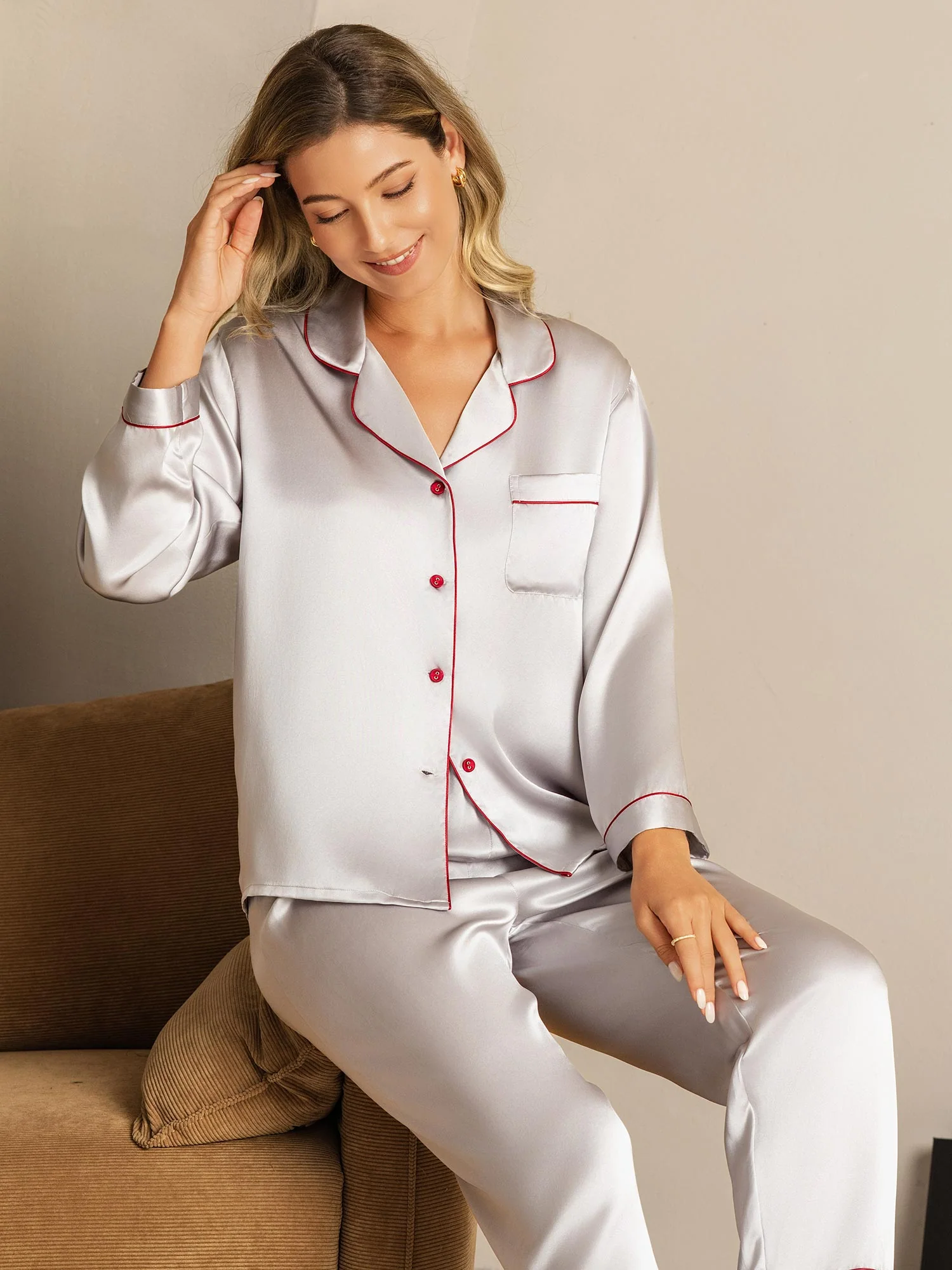 100% mulberry silk Women's Long Sleeve outlines silhouette Silk Pajamas Set 7 100% mulberry silk Women's Long Sleeve outlines silhouette Silk Pajamas Set - Image 7