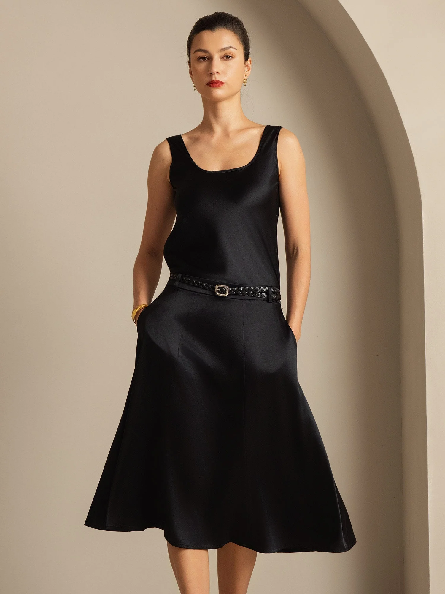 Women's 19Momme Silk Sleeveless U Neck Satin Tank Top 7 Women's 19Momme Silk Sleeveless U Neck Satin Tank Top - Image 7