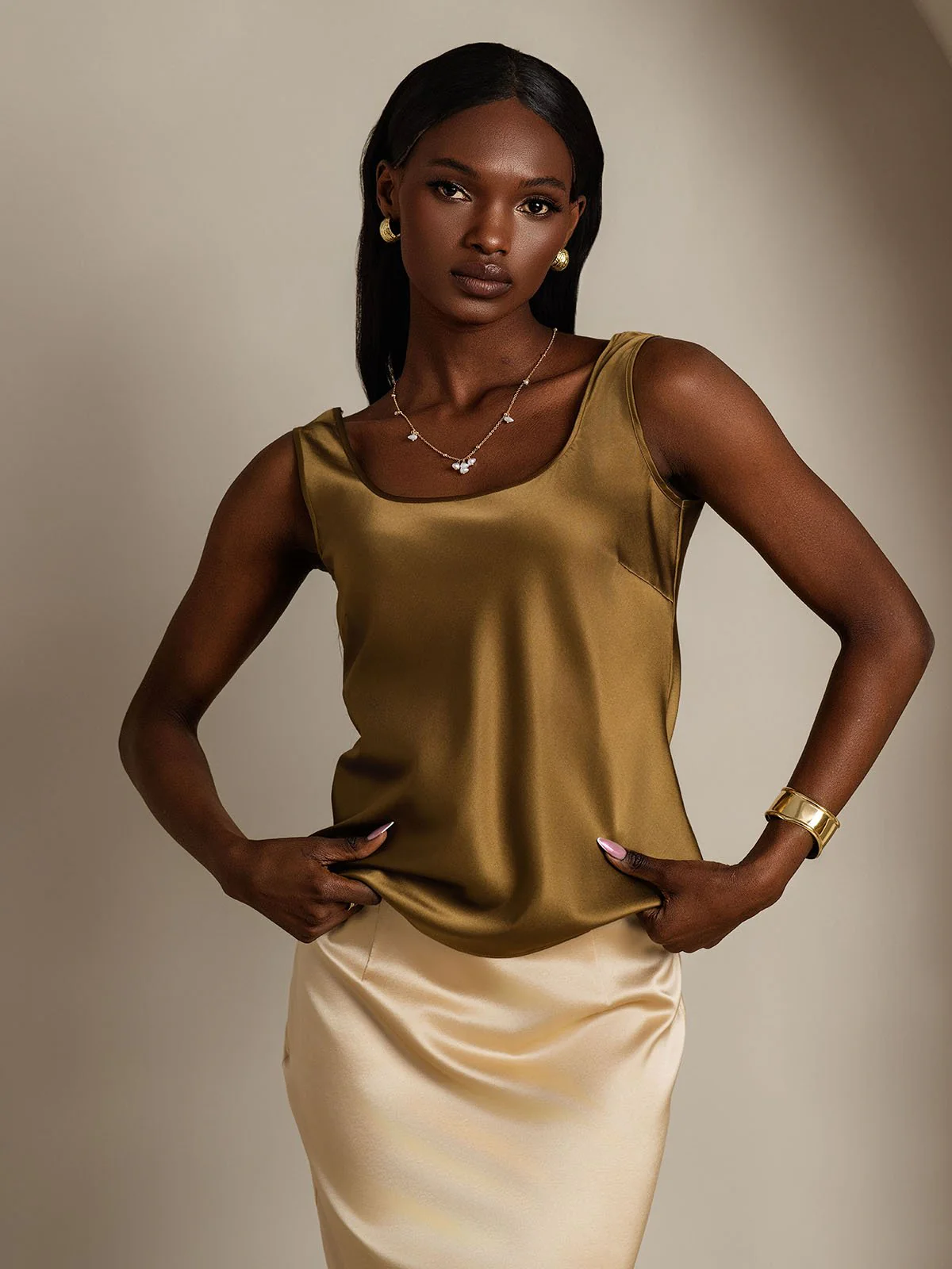 Women's 19Momme Silk Sleeveless U Neck Satin Tank Top 10 Women's 19Momme Silk Sleeveless U Neck Satin Tank Top - Image 10