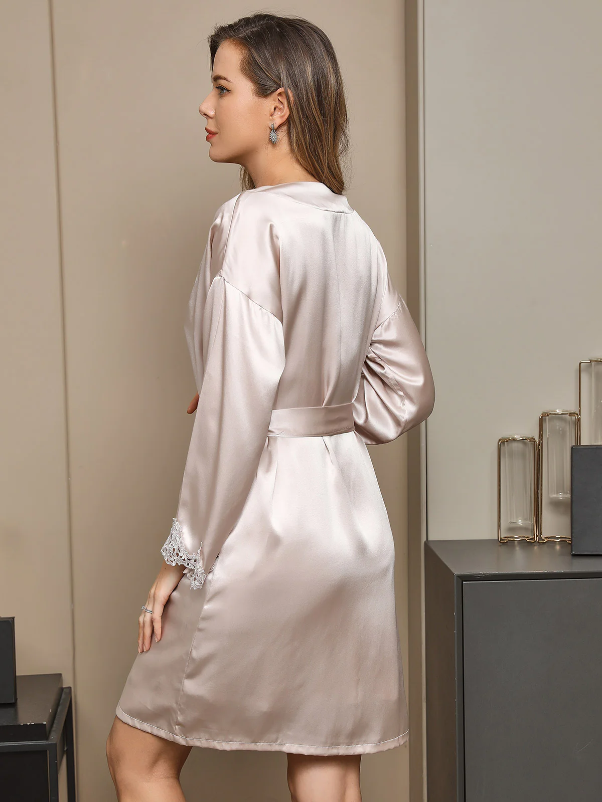 100% Mulberry Silk Lace Short Nightgown&Robe Set with Split Design 2 100% Mulberry Silk Lace Short Nightgown&Robe Set with Split Design - Image 2