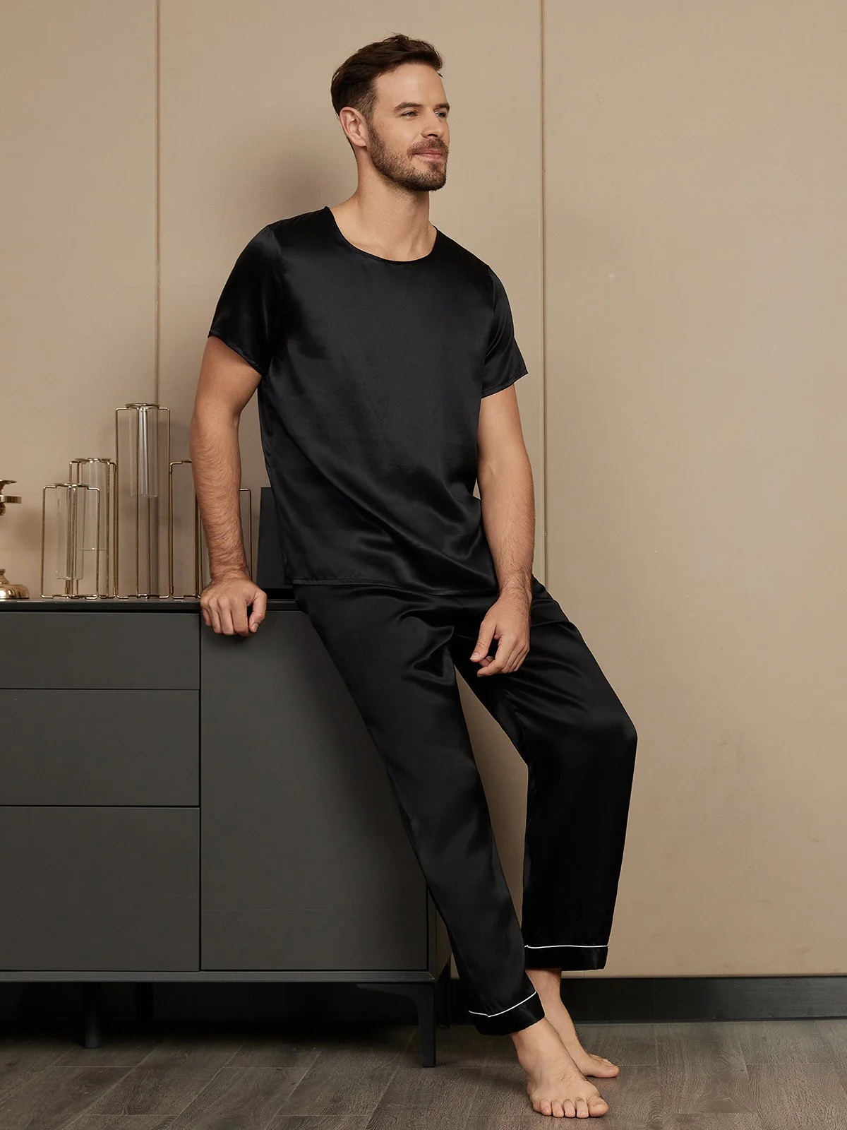 100% mulberry Silk Short Sleeve Round Neck Men's Pajamas Set with Pants 2 100% mulberry Silk Short Sleeve Round Neck Men's Pajamas Set with Pants - Image 2
